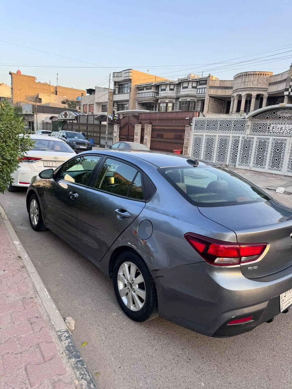 بيع مستعجل 
كيا ريو 2020
رقم بغداد الماني 
وارد امريكي حادث بنيد فقط بدون دواخل 
سياره جاهزه كل نقص مابيها 
بيها قطع صبغ ابيع حزام 
مكاني بغداد القاهره الموال قرب كنافة النابلسي
السعر 95 ورقه بيها مجال بسيط 
*********** بغداد, العراق
