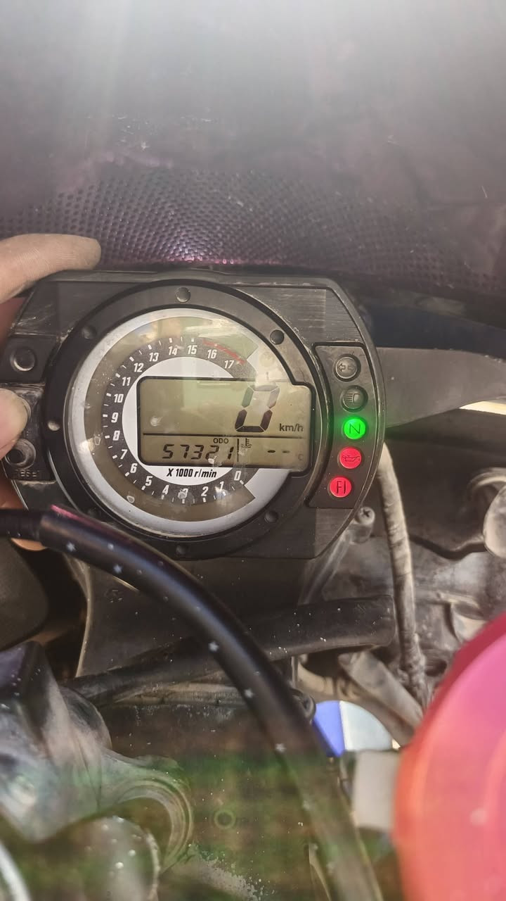 بطح كاوساكي نينجا ZX-6R 636cc
المكينة بيها خلل خانة وحده تعبر دهن ع البلك

مديل 2006

ماشيه 57 الف

اوراقها كاملة ومفحوصه انتربول بقرار 48 2021

بيها 5 اوراق فحص

نضافتها وتفاصيلها الكاملة بالفديو والصور

سعر مليون و 900

البصرة قضاء المدينة

***********

