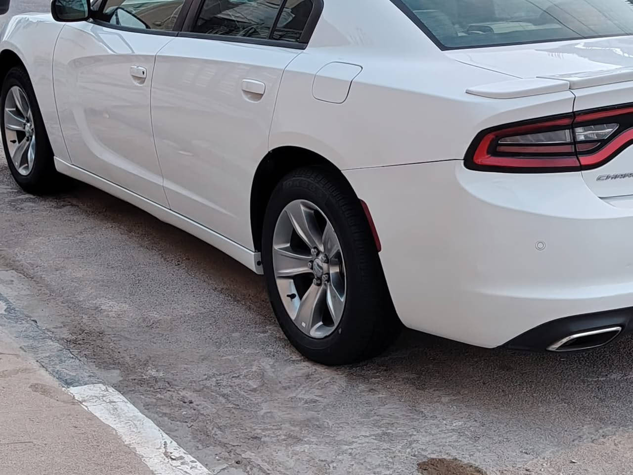 السلام عليكم جارجر ابيض موديل ٢٠١٦ اصل السيارة كندية اكلين مكفولة من الضربة والصبغ    داخل تقرير فقط اي نسبة ماكو السيارة جديد ويوجد تقرير فحص الضمان مرفق مع الصور مشايه 93 العنوان البصرة المعقل قرب محطه القطار
السعر 190 الاتصال ***********
