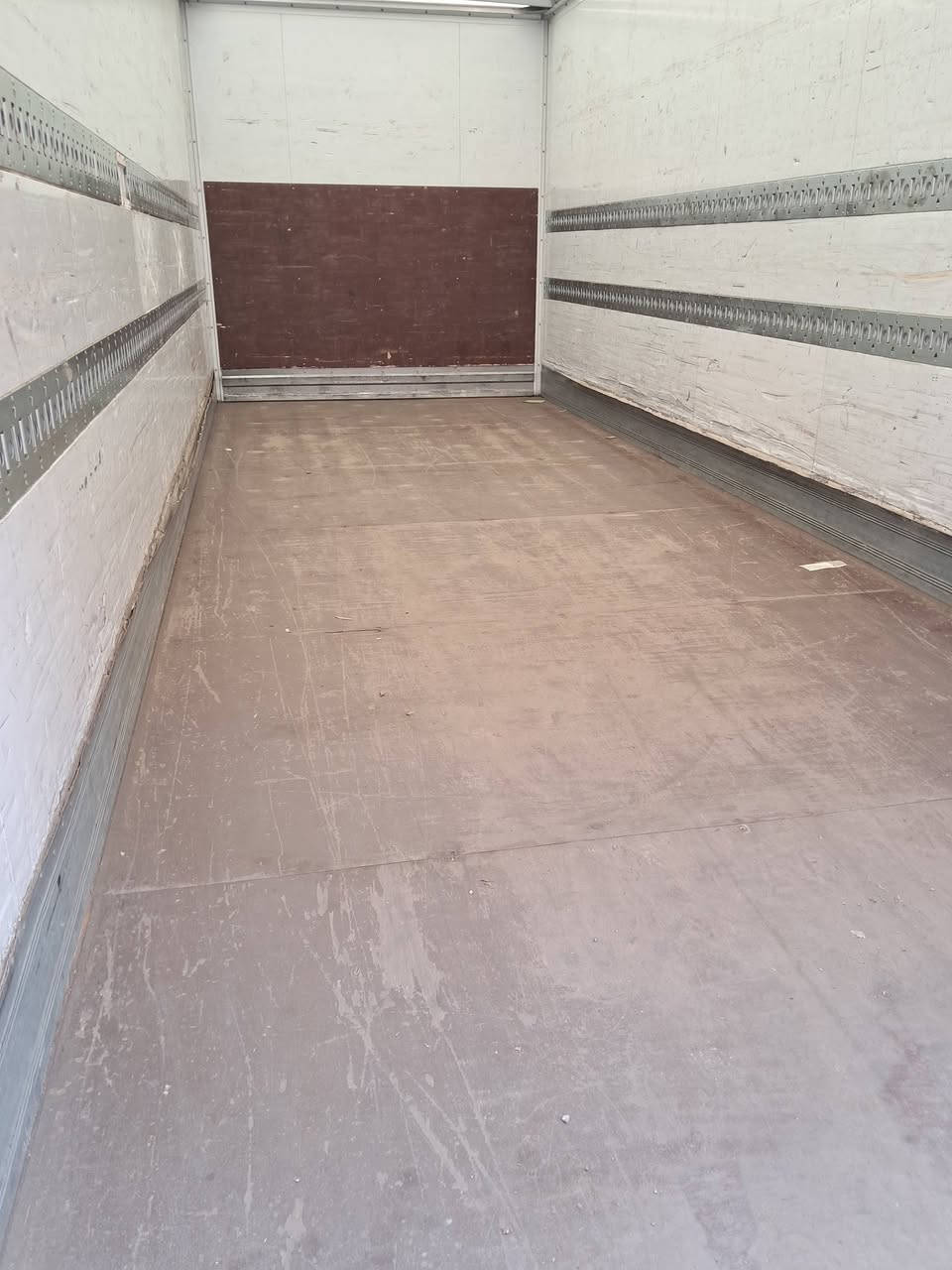 بودي كامل للبيع مع كابين ٧ وربع هاتف ***********
