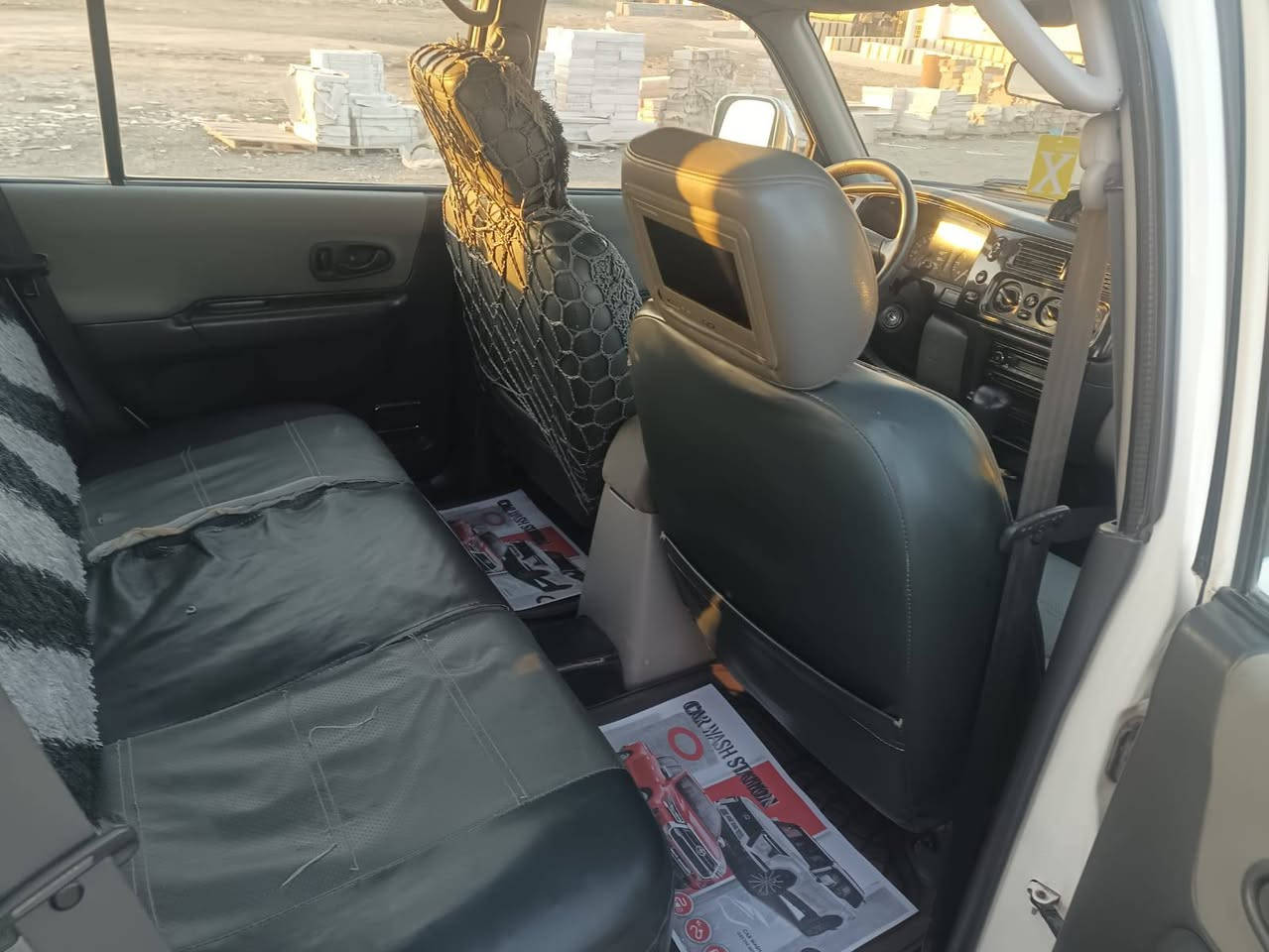 السلام عليكم سياره للبيع ميسيبوشي نتيفيا موديل 2007 تحويل مباشر سنويه جديده الى ال2028 مشروع وطني سياره بلاديه ما عده صبغ الصندوق نفس ما موضح بالصورة تبريد تدفئه شغال على وضع الشركة لا صرف ولابخار فتحه مثبت سرعه السياره وارد امريكي السعر 90 $ بيها مجال الاستفسار *********** السياره
