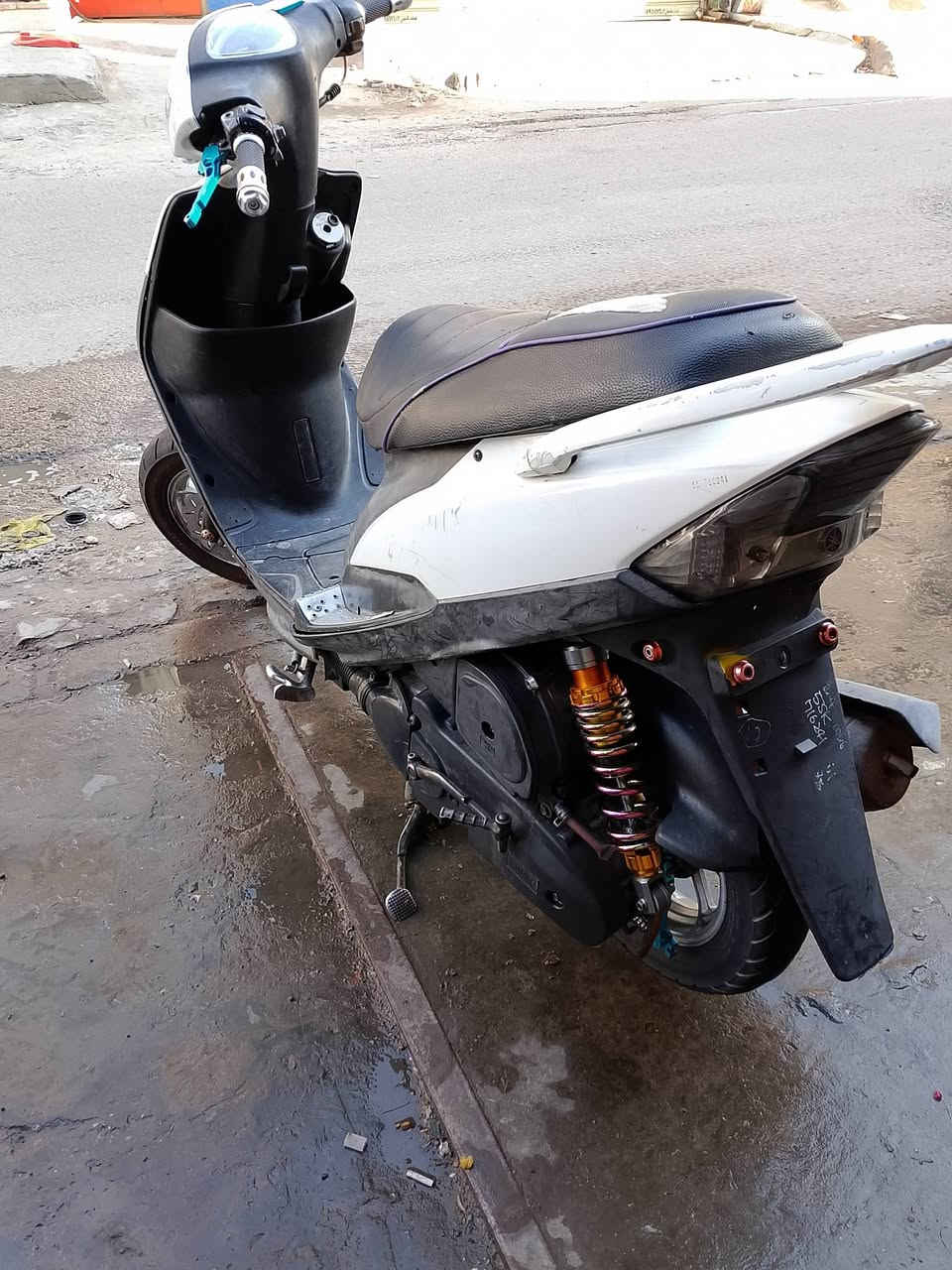 دراجه عدله مكينه رياضيه مزوده مكاني بغداد الحريه ***********
