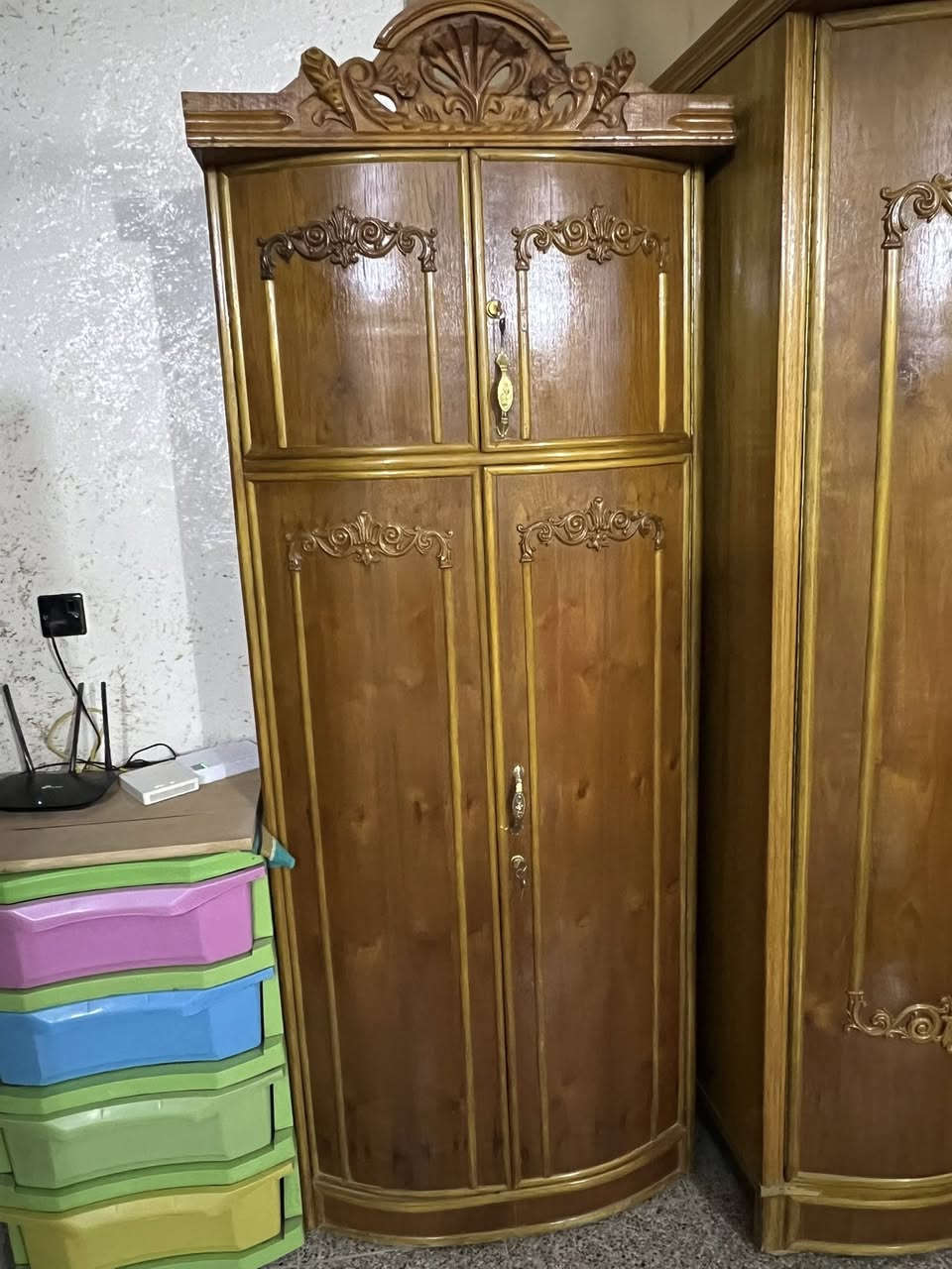 السلام عليكم تصفية غراض / غرفتين اخشاب كاملات + كنتور اضافي  و2 ملحق  + 4 سبالت 2 طن كلهن شغالات 
  المكان البلديات


**إذا كنت صاحب هذا الإعلان وتريد حذفه لأي سبب، رجاءا أرسل رسالة إلى الدعم الفني**