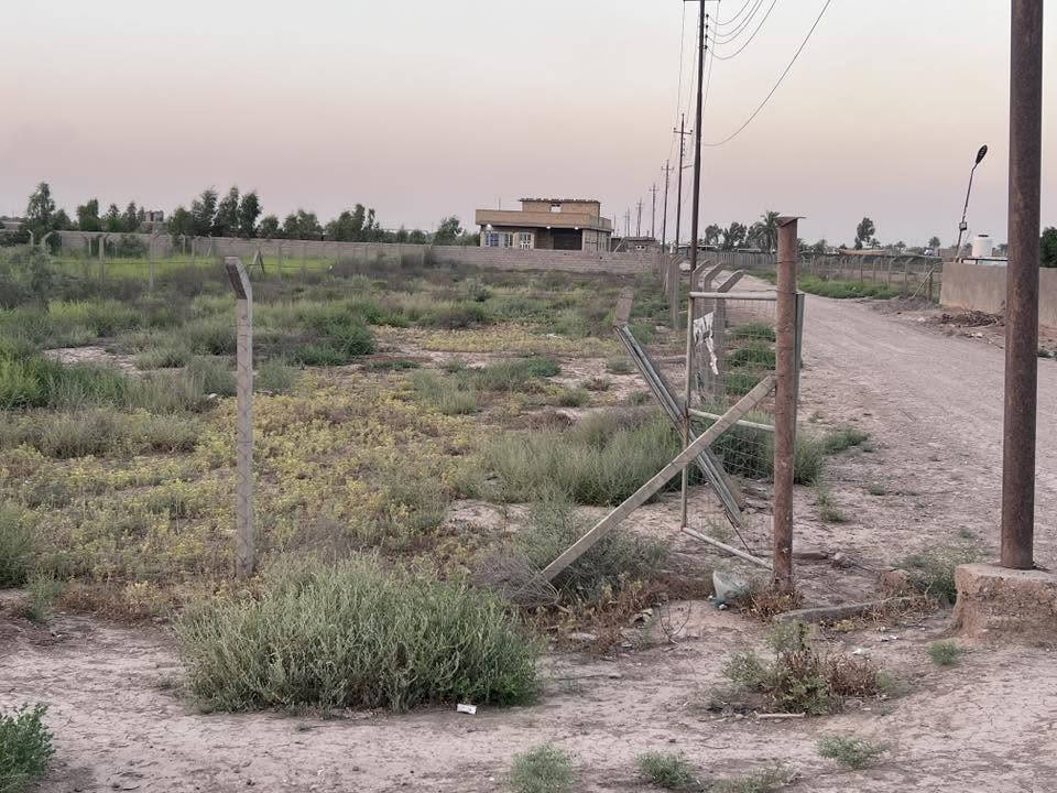 دونم للبيع قرية الخنساء 
الطريق الرابط الخنساء بالجسر الفرنسي 
على الشارع مباشرة مثل ما موضح بالصور 
المنطقه حلوه و هادئه وبيها سكن 
قانون ١٧ 
السعر 50 وبي مجال 

*********** 
للاستفسار اتصال او واتساب
