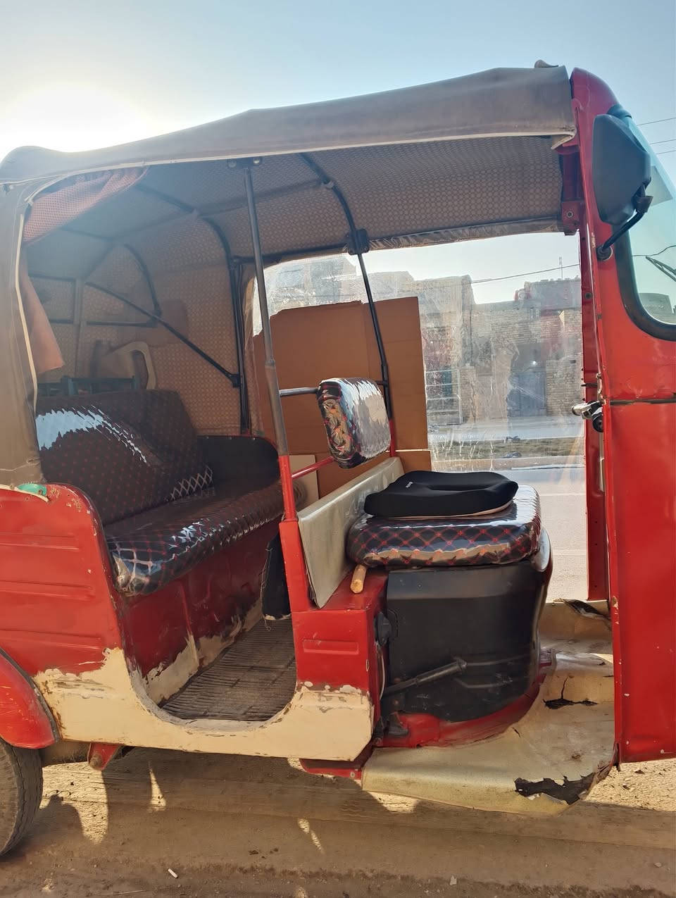 السلام عليكم
تكتك للبيع موديل ١٨ 
رقم واسط انكليزي 
العنوان واسط نعمانيه 
***********
