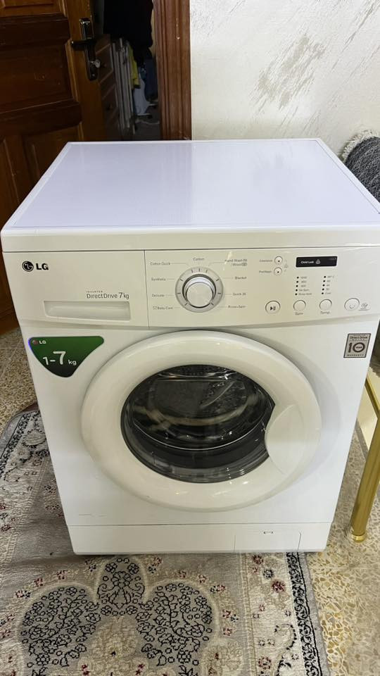 غسالة LG للبيع ٧ كيلو خام على وضع الشركة برغي ما مفتوح بيها انطي بيها ضمان اسبوع استعمال وين تحب تفحص افحص السعر ٢٠٠ الف
***********

