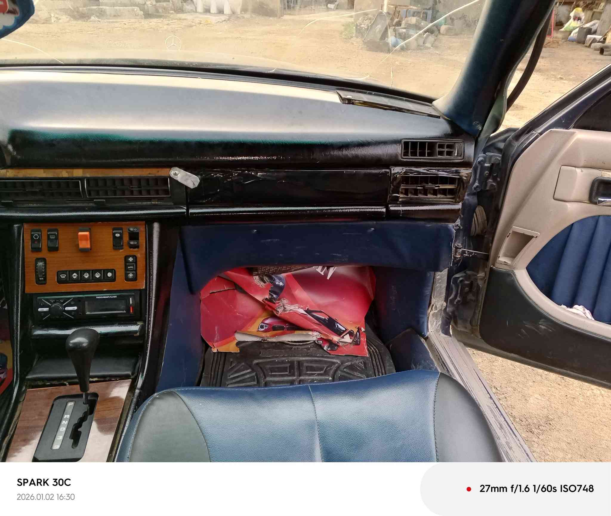 السلام عليكم 
مارسدس للبيع محور ففتي 3000
راسي  6سلندر سنويه بسم صاحب السياره  السعر 60
بيها مجال 
للاتصال *********** ديالى تقاطع الوجيهيه
