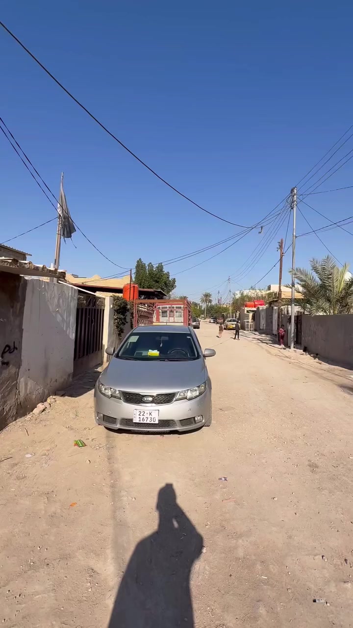 بيت مساحه 110 متر مكاتبه مستلم وصل مال بلديه  طابو رقم الوصل 12743 للبيع المستعجل حله سيف سعد شارع 30 يبعد عن الشارع العام 80 متر عرض الشارع 10 متر ميزانيت كهرباء وخط مولده وكهرباء وماي اساله وسط المدينه كما مبين بلفيديو  السعر 13 اتصال ‭0783 863 5978‬
