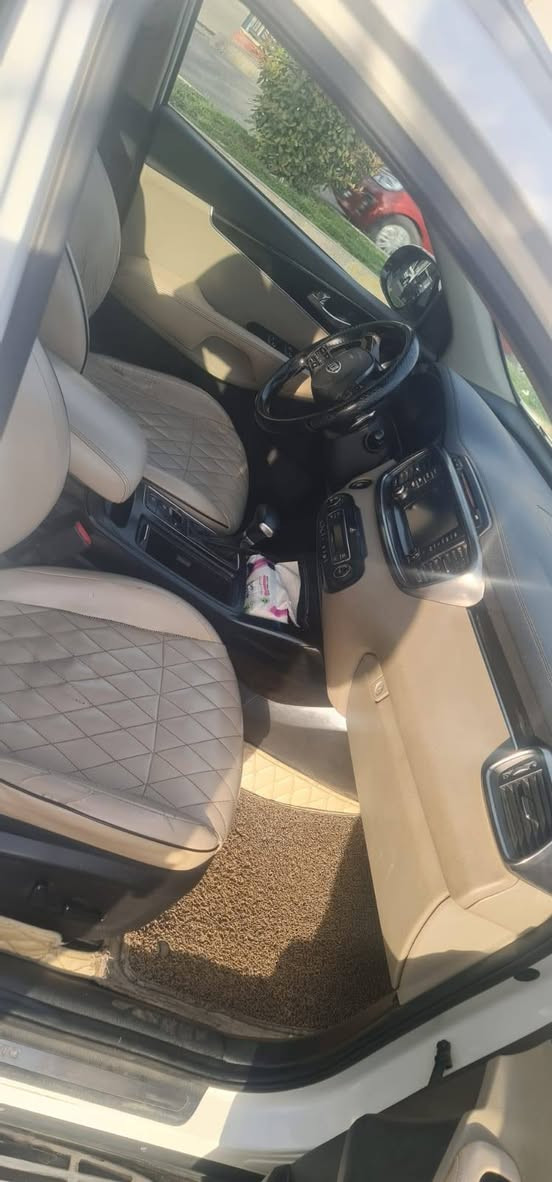 سورنتوا ٢٠١٩ خليجي للبيع مكفولة من الصبغ و التبديل عدا بارد بسيط جدا بخشم البنيد فول مواصفات عدا الفور ويل ٦ سلندر.... السعر ٢٣٥ وبيها مجال بسيط... مكاني بغداد الدورة *********** بغداد, العراق
