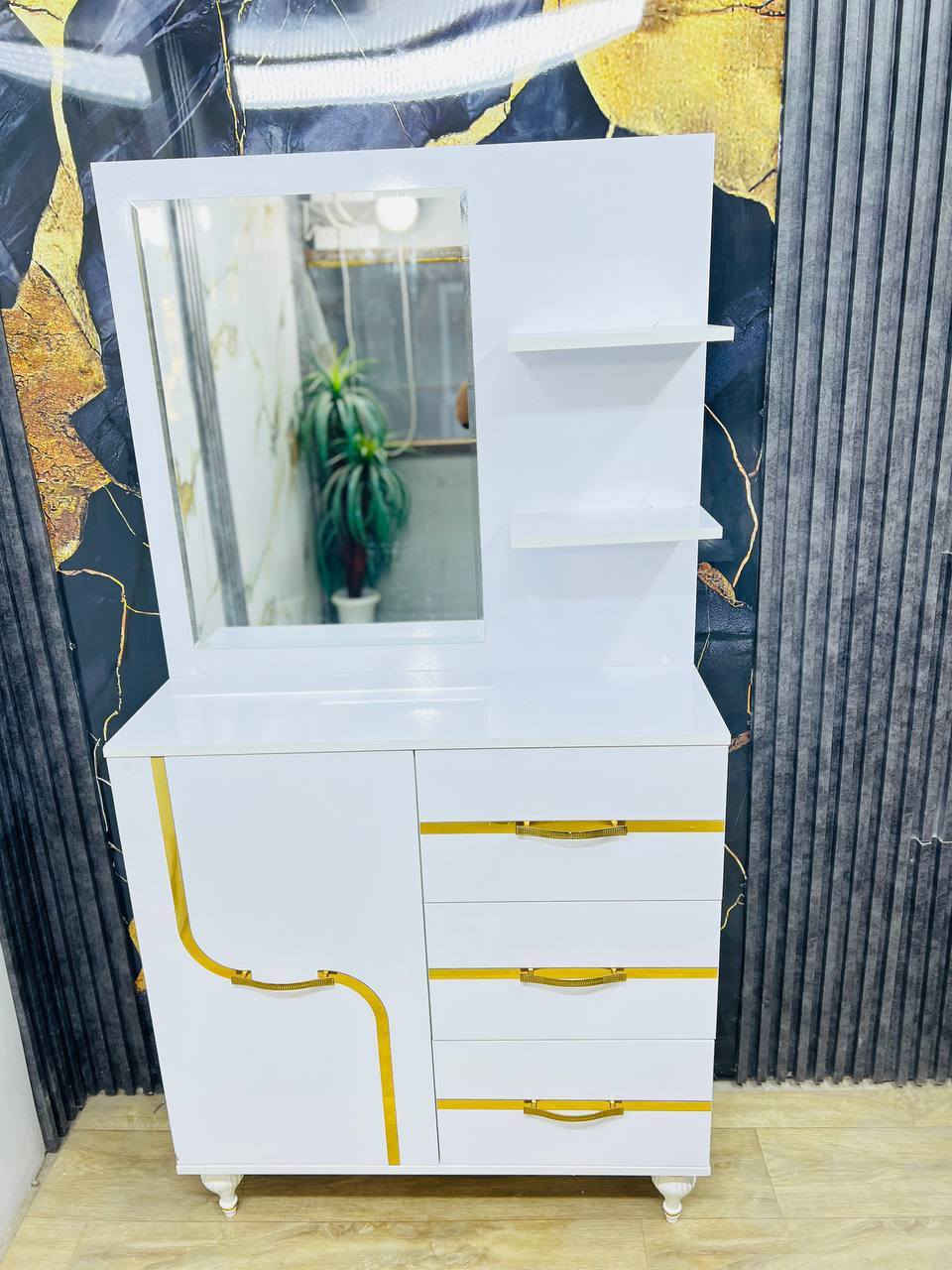 ميز تواليت شغل درجة اولى 
السعر 120الف 
الارتفاع 160 سم 
عرض 90 سم 
عمق 35 سم
يوجد لدينا خدمة توصيل لجميع للمحافضات الصويرة, واسط


**إذا كنت صاحب هذا الإعلان وتريد حذفه لأي سبب، رجاءا أرسل رسالة إلى الدعم الفني**