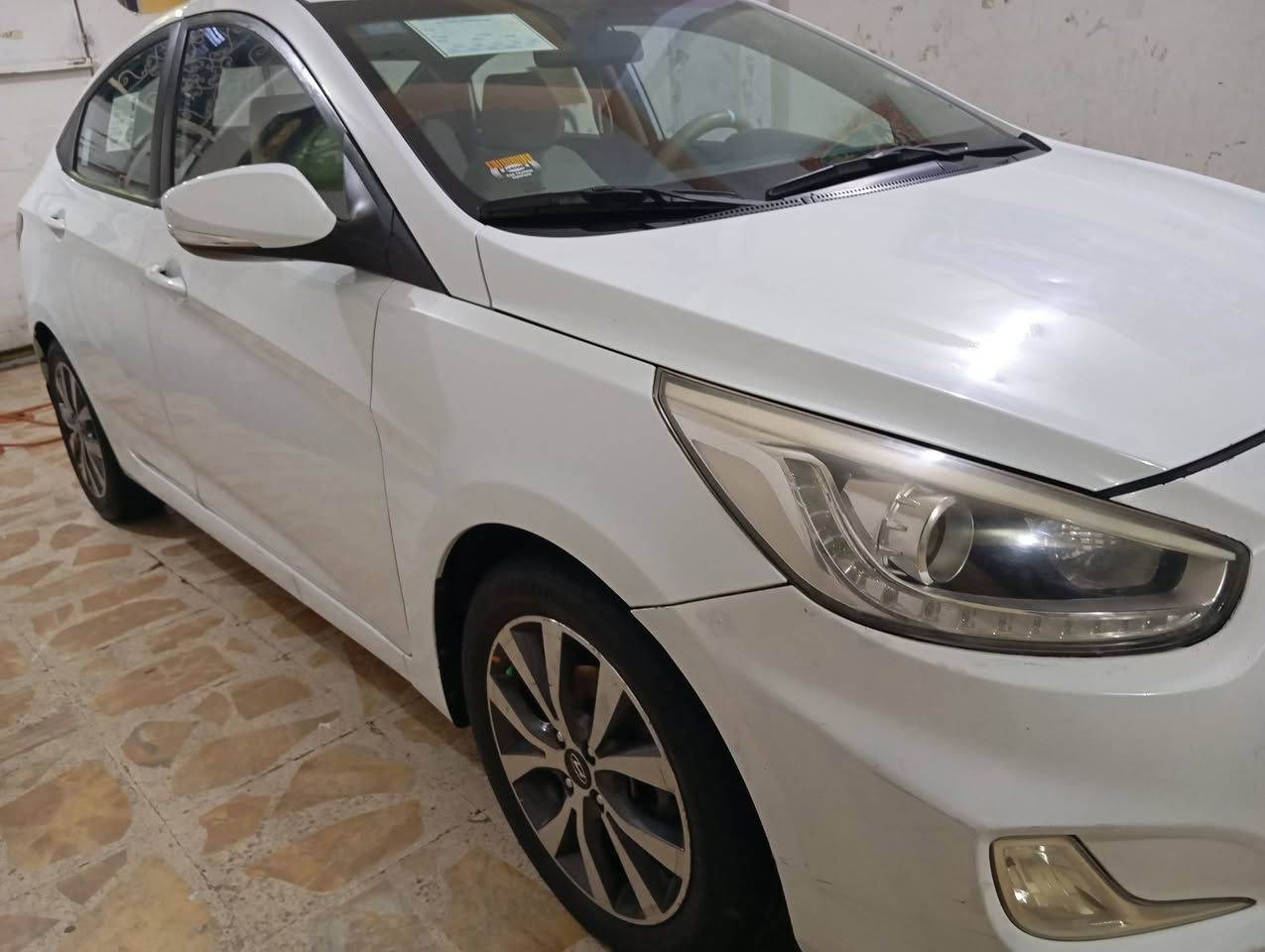 سلام عليكم هونداي اكسنت موديل 2015 خليجي فول مواصفات محرك 1600 رقم ذي قار تحويل ثاني يوم بسمي السياره بيها تبديل باد وصبغ طرف الباب الثاني والباقي مكفوله السعر 94 وبيها مجال للاتصال *********** مكان السياره الناصريه الحبوبي
