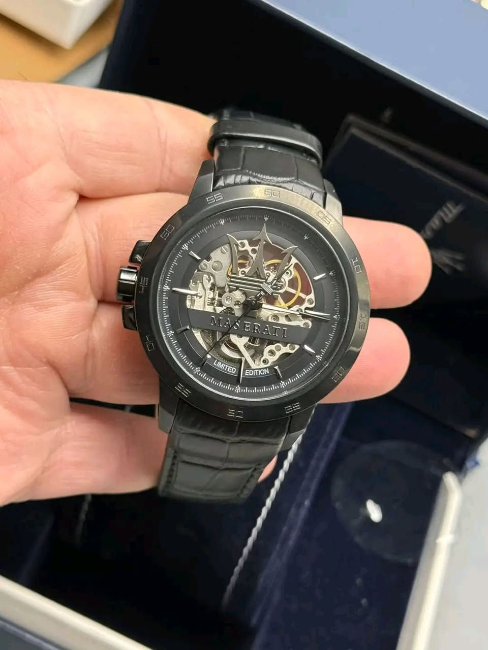 متوفر

مزراتي اوتوماتيك لمتد 
قطر 45
مخصصه لليد اليمنى
ستانلس ستيل 
بلاك 
سير جلد قفل فراشه
مقاومه للماء والقفل بحري

تفاصيل عن السعر تواصل خاص

توصيل متوفر داخل العراق.


**إذا كنت صاحب هذا الإعلان وتريد حذفه لأي سبب، رجاءا أرسل رسالة إلى الدعم الفني**