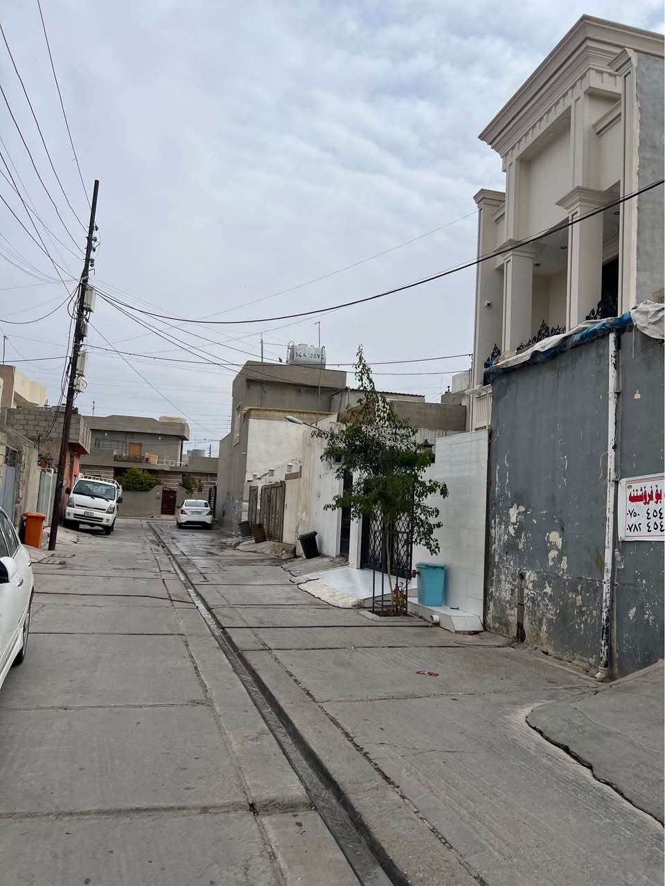 خانوو لە گەرەگی ٩٤ باداوە بە روبەری ١٦٠مەتر بۆ فرۆشتن بەتالە نرخی ٤٥٠٠٠$ مجالی تیدایە
بۆ زانیاری زیاتر پەیوەندی بکەن بە
*********** أربيل, العراق
