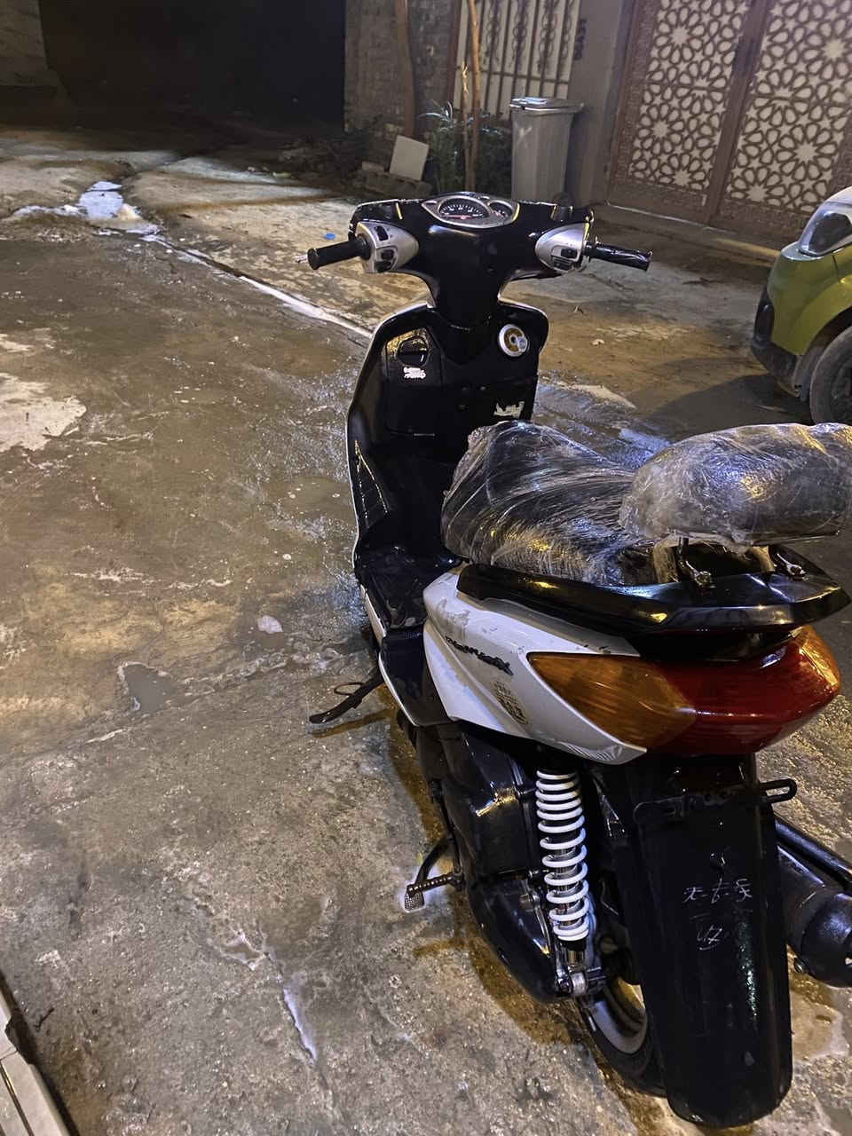 سكنس نثية نقصهه بس كابريتر يخربط دراجة سلف وهندر شغال للبيع 500 وبيهه مجال مكاني الدورة ***********
