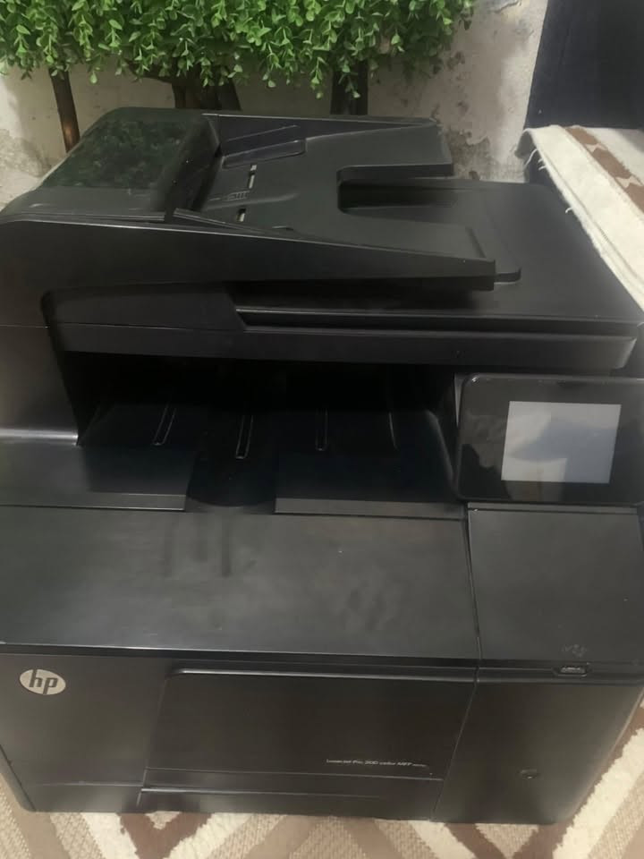 السلام عليكم
طلعتلي طابعه امزون شغاله حبر ما بيه hp
سعر خاص 
***********
