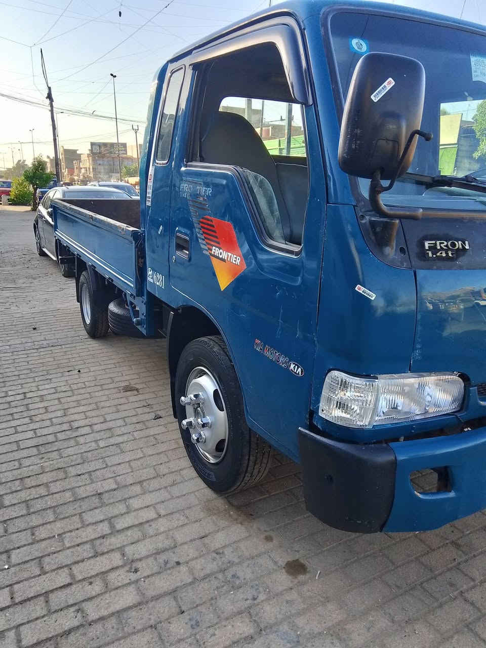 السلام عليكم فنتيره فحل للبيع موديل 2000 رقم بغداد إنكليزي سنويه 31 مشروع وطني مكفوله من الضربه والكص والتبديل بيهه مكانات صبغ للجماليه مكينه وكير واكسل خير من الله شاصي مكفول رقم شاصي مكفول تاير خلفي محور 14 صدر جديد كهربائيات كله شغاله سياره جاهزه السعر 83 وبيه مجال مكاني بغداد مدينة الصدر الشراي يخابر ***********
