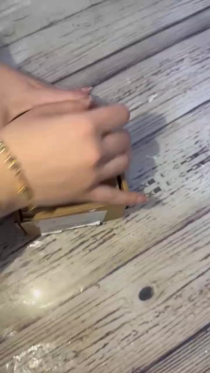 السلام عليكم تتوفر غراض امزون مكس حنشر كم قطعه واليحب يتفضل وات ساب  ***********
