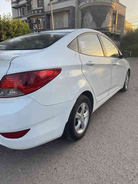 السلام عليكم اكسنت 2011 وارد خليجي بيها صبغ جاملغ بدون ضربه صار بي شخط وبيدي صبغته 
وبيها شوية بالدوسة من ورة على كد شبر 
السونار مالها موجود
كير ومحرك بحالة جيده
صدر امامي خلفي تمام
كهربائيات كلها تمام
المواصفات اشاير بالمري شاشة وكامرة 
تخم تاير جديد باتري جديد
مكانها شارع فلسطين
السعر 95 
الرقم ***********
