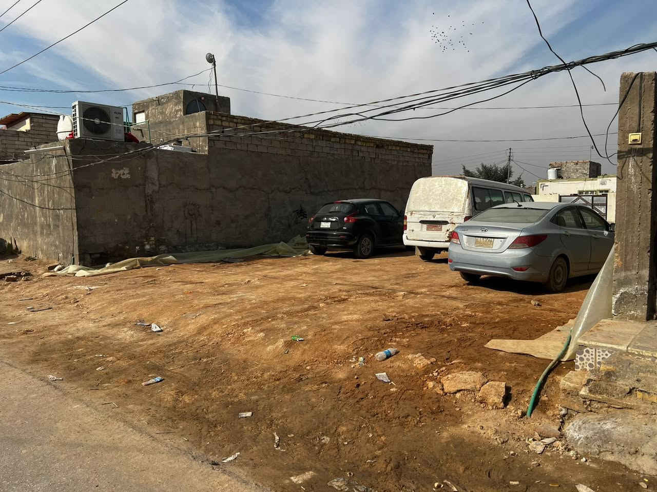 عرصه للبيع شارع المعمل فرع جامع الشبل المساحه 140 نزال 14 العرض 10 الاستفسار علا الرقم *********** العرصه مدفونه كرده وسبيس وعلاشارع مبلط السعر ١٤ مليون بيع مستعجل اني مخطا أزيد من هذا السعر
