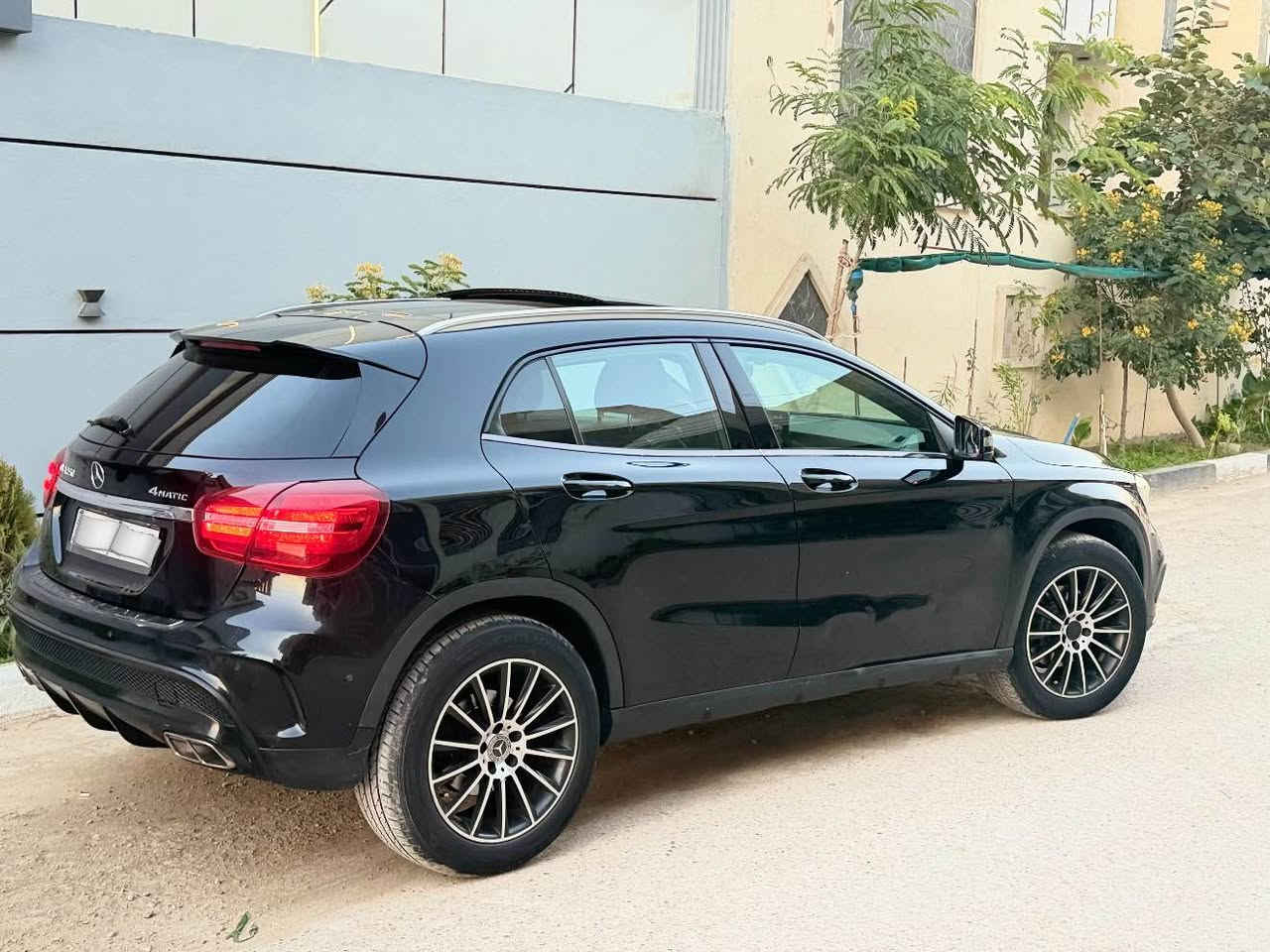 السلام عليكم حبايبي
بيع او مراوس 

مارسيدس GLA250
خليجي 2018 بچم AMG
مع المازداتAMG
بالعراق بيه ٣ قطع صبغ 
خصره بسيطه بمقدمه الداخل
المواصفات
بانوراما 
كشنات كهرباء
كشنات خزن
تدفئة كشن
بصمه
سايد بريك بصمه
عداد دجتل
شاشة كبيرة
ماوس شاشه
كاميره خلفيه دواره٣ زواية
اشاير مري
مري كهرباء
رادار مري
تركشن
كير مثبت سرعه
مري اوتو
مازدات داينمك هايلوجي
محرك كير مكفول من كلشي
صدر حدادية جديدات
تايرات ميزانيه كلة جديد
نواقص نهائيا ماكو
ماشيه72الف mil حقيقي
سنويه جديدة لل2030
رقم اربيل تحويل مباشر
السعر 185ورقة مجال بسيط جدا
العنوان بغداد
للاتصال
*********** بغداد, العراق

