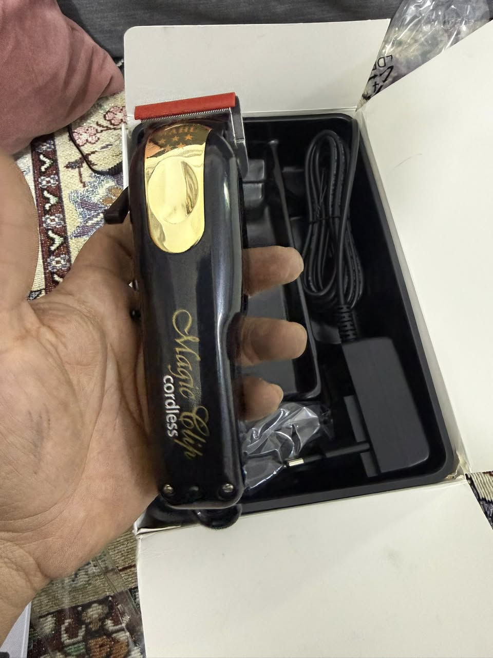 مكينة بهذا الشكل الي يريدها يدخل وتساب

***********
