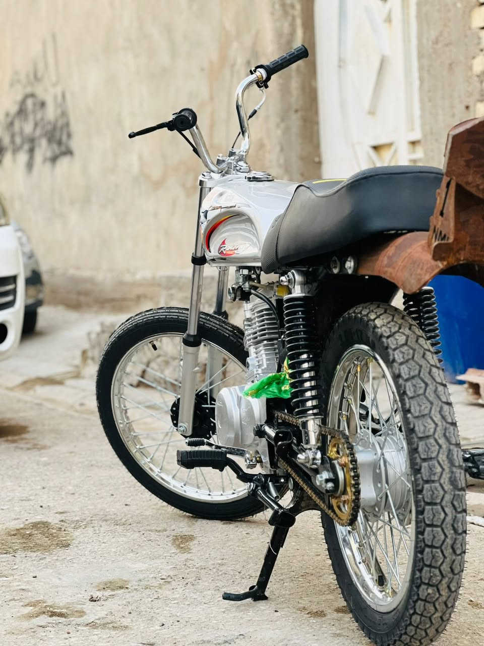 سلام عليكم دراجه لبيع تعميره 2026 مكينه شلامجه دراجه جديده تصال فقط واساب او خط *********** مكاني نجف مطعم خيمه
