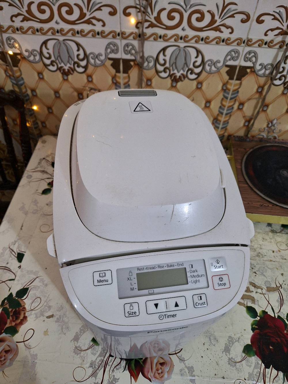 عجانه وخبازة وصانعه كيك وتوست الألمانيا استعمال 3 مرات جديدة جداً بسعر مناسب
