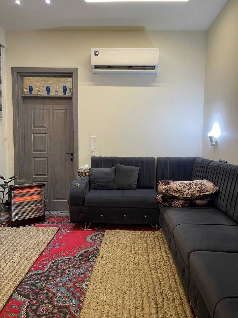 مشتمل للبيع بناء 2024. حي العرموشية الثانية خلف مول سامراء   مساحة 120 متر.  شارع 10.  عدد الغرف 3 
 السعر 150 مليون وقابل للتفاوض 
للأستفسار اكثر *********** 
مكتب العباسي للعقار ركن شارع 2000   حي الشهداء
