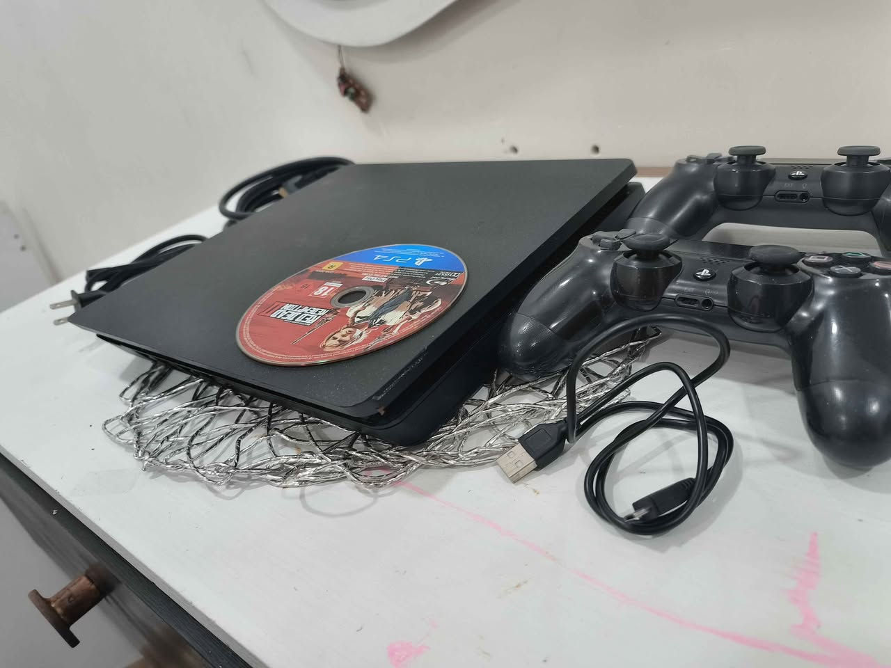 سلام عليكم بلي ٤ ذاكرة ٥١٢ كيكا مكفول من العطل والفتح لك ستيكر نضيف كلش الملحقات كيبلاتة جوستك عدد ٢ اصلي وتجاري لعبة ريد ديد ٢ اون لاين الجهاز مكانة الشعب السعر ٢٢٥ وبي مجال *********** بغداد, العراق
