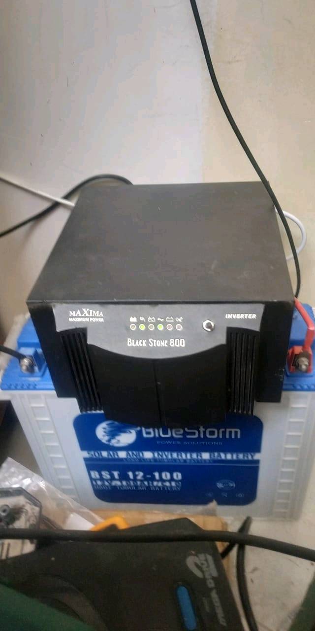 عاكسة مكسيما وانفيرتر black stone 800 مع بطارية blue strom يوجد توصيل لكافة المحافظات 
للتواصل ***********