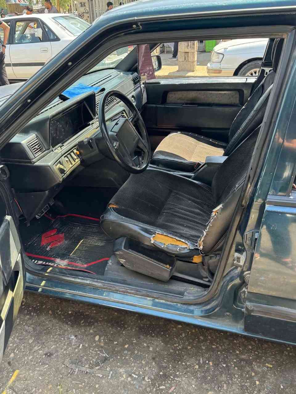 فالفو 740
موديل 1990
ضررها باب السكن محرك كير شرط
كهربائيات شغالة 
شرط التحويل 
السعر 32 وبي مجال 
***********
