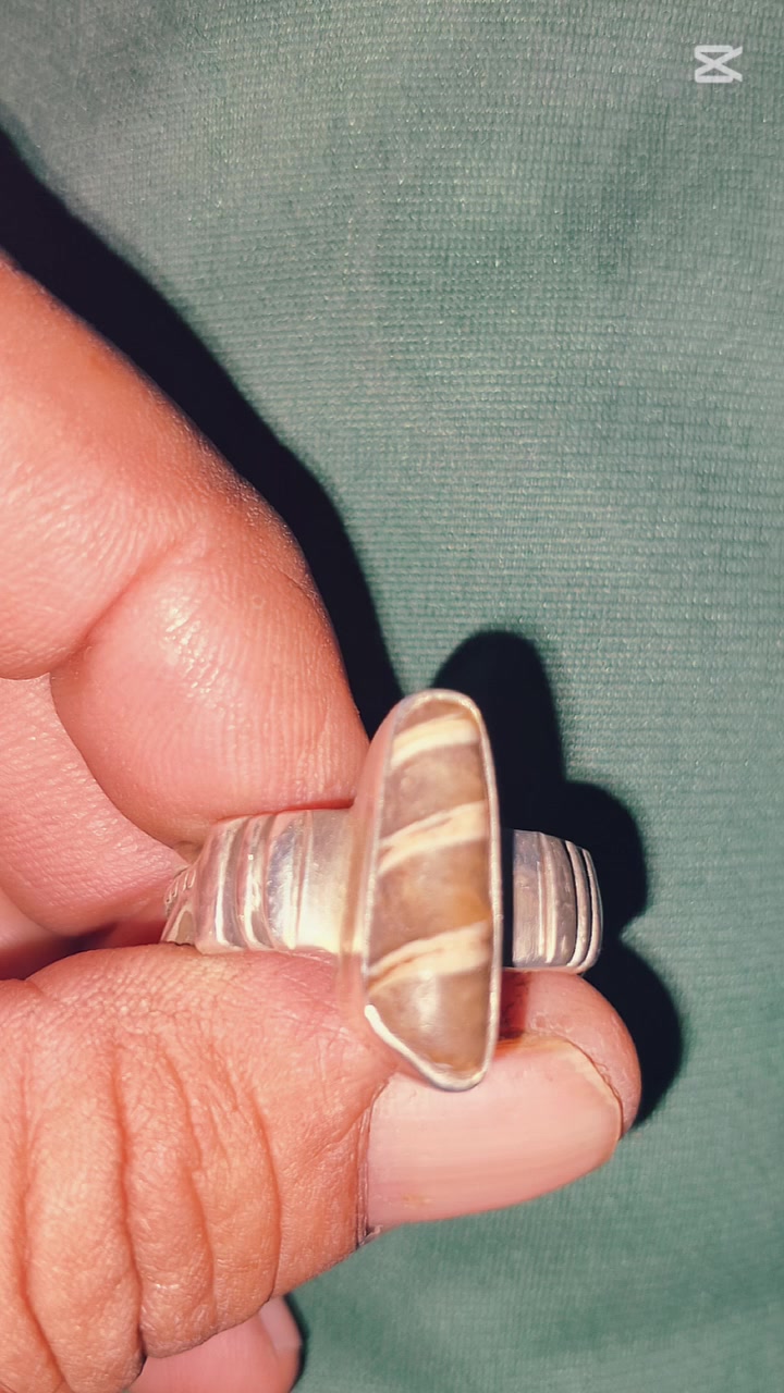 لكط ايدي وصياغه يدويه محد لابسه بس اني السعر من الاخير ٢٥٠ الف تريده اوصله الك


**إذا كنت صاحب هذا الإعلان وتريد حذفه لأي سبب، رجاءا أرسل رسالة إلى الدعم الفني**