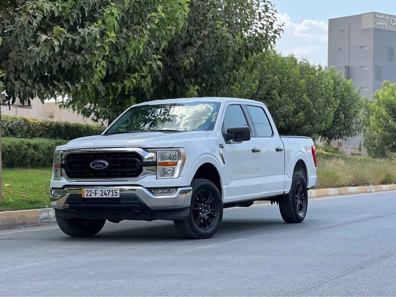 -فۆرد F150 XLT مۆدێل 2022 سعری 300 وەرەقە .  -مواسەفات: ٨ پستۆنە,5.0 مەکینەی، ٤*٤ دبل اکسل وارد امریکی ، رەقەم هەولێر 
رەنگی : سپی  
45 هەزار میل رۆشتوە 
تەنها چاملغی بۆیاغە  
ژمارە موبايل: ***********
ژمارە موبايل: ***********
ناونیشان: هەولێر أربيل, العراق
