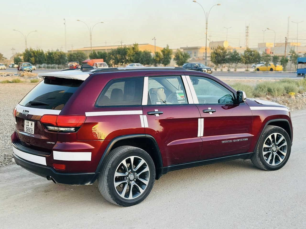 سلام عليكم جيب لمتدد موديل2018سياره جديده ماشيه 123سياره داخل ابيض جلد تحكمات ستيرن
شفتاتً ستيرن بانوراما جنطه كهرباء +4بصمات أبواب رقم بغداد الجديد بسمي سياره خنك فول بيه موصفات تعرفون الممتدد ميحتاج اشرحلكم اي ستفسار بخدمتك سياره امريكي حادثه جاملغين امامي +بنيد بدون دواخل رقمي للتواصل ***********
