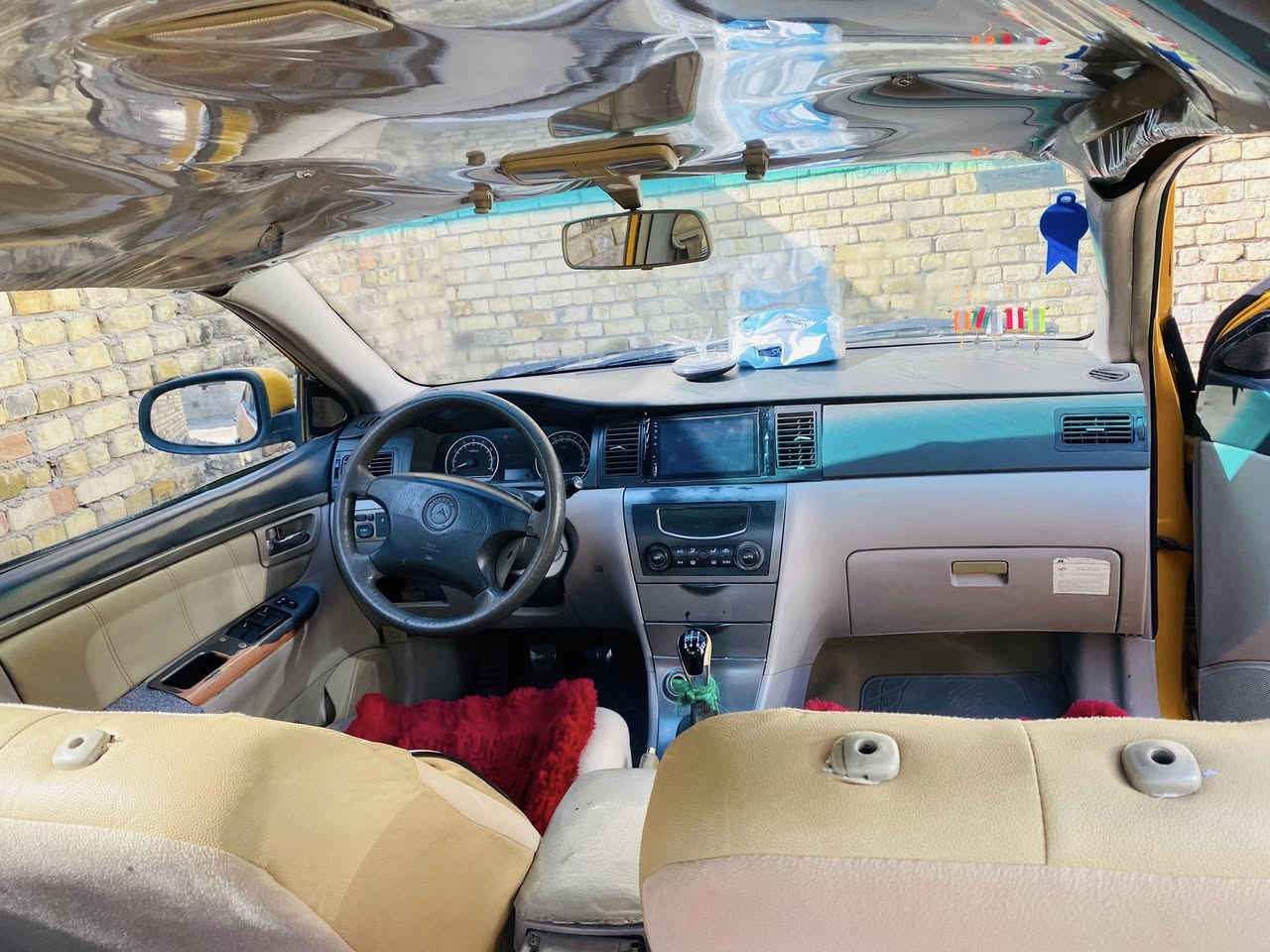 سلام عليكم جيلي موبل موديل 2012 مكينه كورلا 1800 كير عادي 
تخم تاير وشاشه وتدفى وتبريد 
ويل عادي  سنويه ل27  هيئه وغرمات مصفر سياره باسمي  السعر 50 وبيه مجال. العنوان كوت استفسار اكثر مراسله او تصال ع رقم ***********
