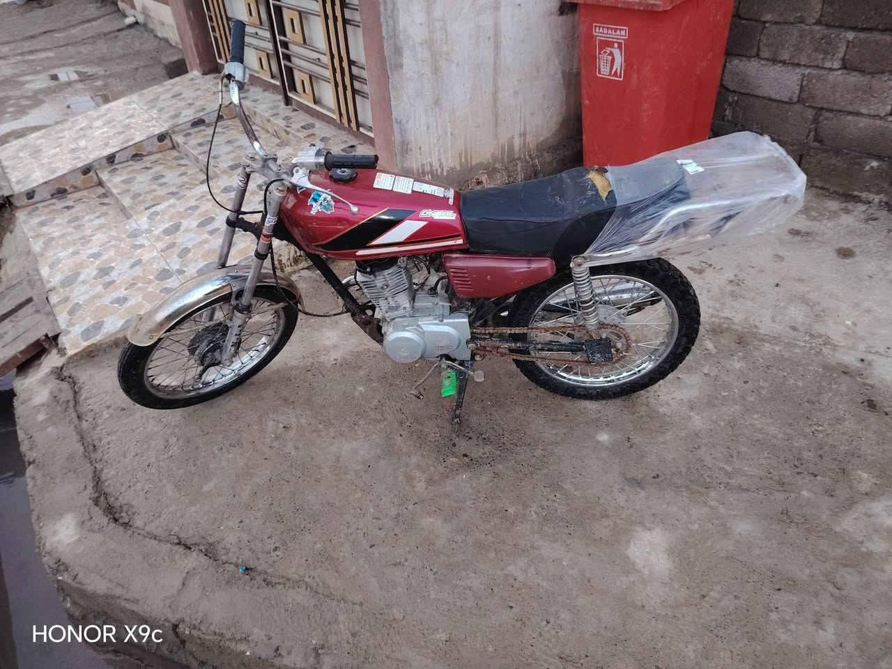 سلام عليكم دراجاء إيراني للبيع 2019 نظيف مكفوله مره واحد معمره سعر 260 للتفاصيل انتصل ع رقم هاتف ***********
