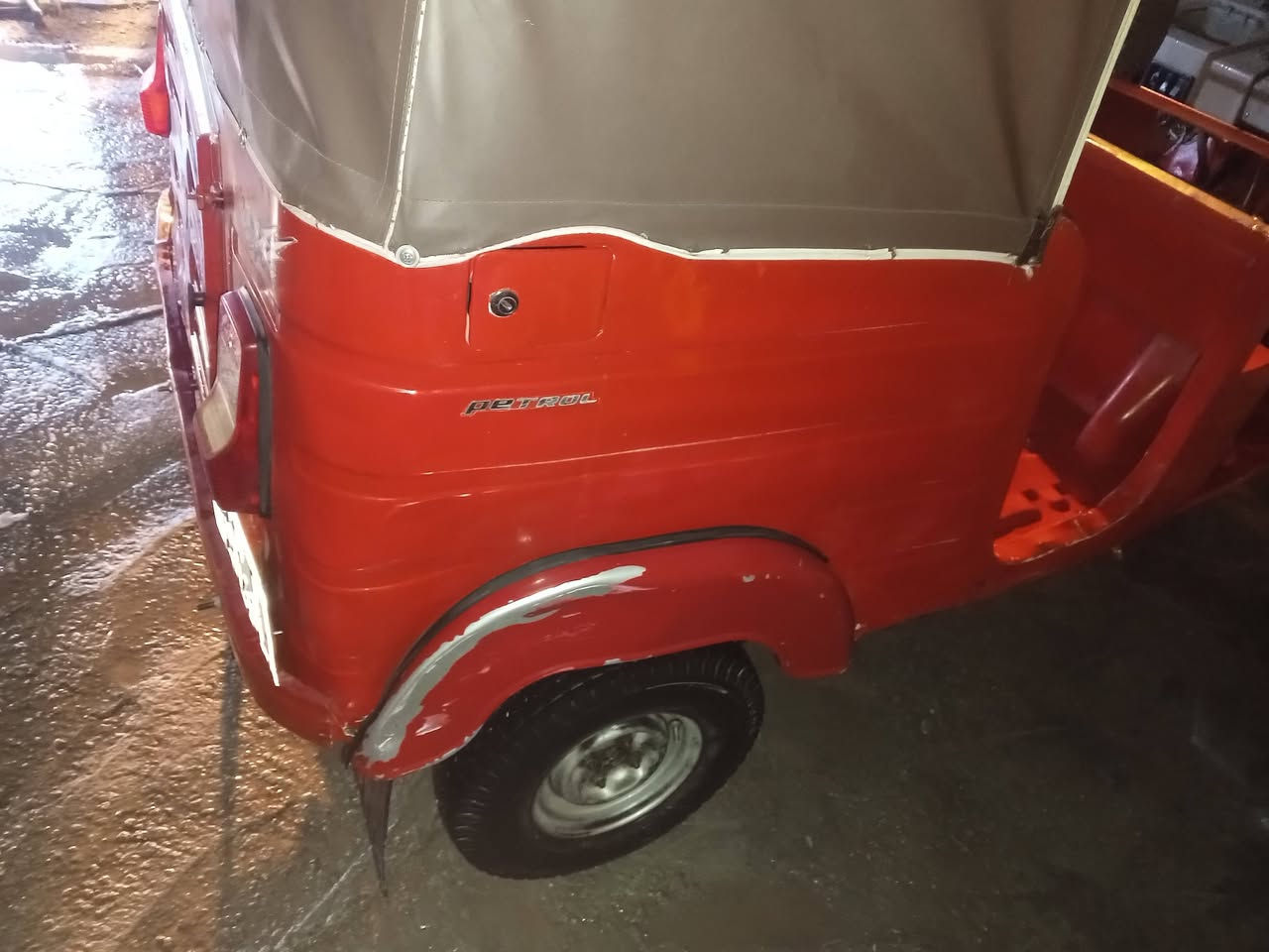 سلام عليكم تكتك 18 للبيع مرقم لوحه وسنويه تحويل بكيفك رقم انكليزي مكينه كفاله عامه كلوبات شغاله اشاير مري اشاير هورن بوش كلوبات شغاله سلف باي وقت 
سعر 5500 مكاني بلديات *********** موجود واتساب
