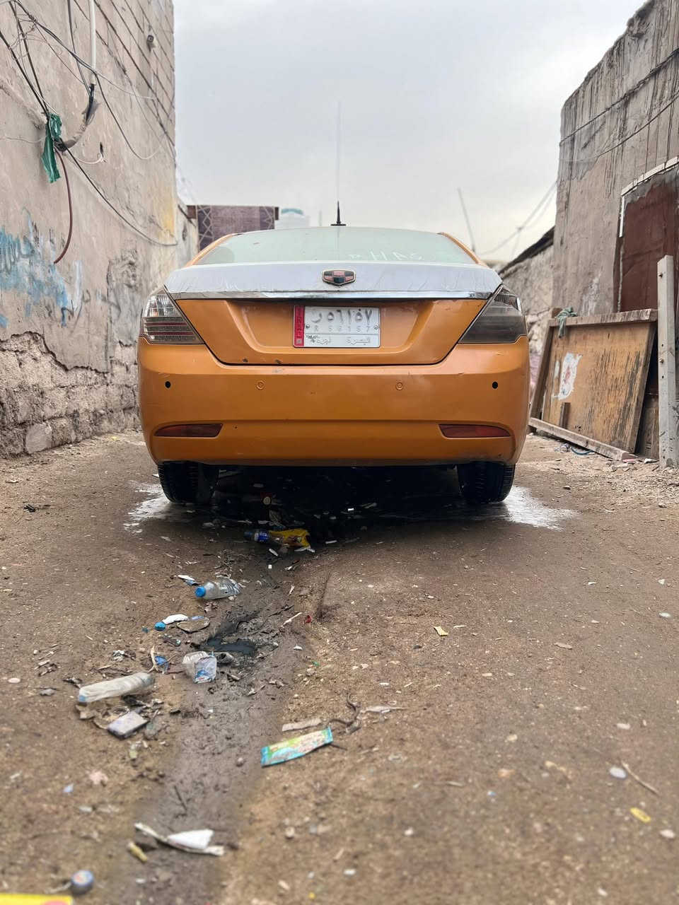 سلام عليكم سياره ام كراند موديل 2014 سياره جهازه كير ومكينه شرط حداديه 70/100 سنويه 2027 بعده ما منتهيه تبريد شغال ثلج مصفره غرمات وبديهه شوف العين كهربايات كله شغال رقم بصره الاماني رعيهه موجود شرط التحويل  رقمي سعر 28 وبيها مجال *********** فقط واتساب مكاني البصره
