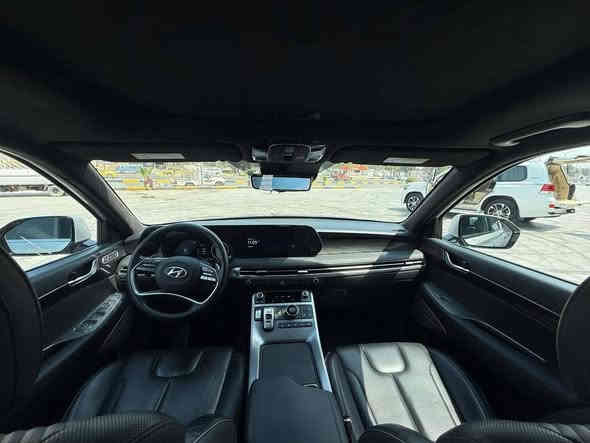 ﷽
للبيع فقط…
‏Hyundai palisade  2023 calligraphy
هونداي بلسايد كلگرافي 
الموديل : 2023
الون : سلفر 
العداد :30 الف ميل قابل للزياده 

الضرر :فطر  بل الدعاميه الاماميه فقط تقريب 2سم  …
صور الحادث مرفقه بلمنشور 

المواصفات :-
1-شاشة عرض داتشو 
2-المحرك   v6    3.8 
3-بصمة تشغيل + بصمة ابواب 
4-اصطفاف ذاتي(تقديم + ترجيع عن طريق الريمونت)  
5-فتحة سقف +بانوراما
6-سماعات هارمن كاردن عدد ١٦
 7-رادار امامي  + خلفي 
8-حساسات امامي + خلفي 
9-كامرات عدد 6  360 درجة 
10-كشنات امامي خزن ميموري 
11-كشنات كهربائي تدفئة وتبريد🥶
12-انارة داخليه (محيطيه) + انارة دشبول 
13-بردات جانبية
14-تبريد مركزي امامي + خلفي منفصل التحكم
15-تحكم ستيرن + شفتات
16-تدفئة ستيرن 
17-مرايا هيتر + تعتيم 
18-صندوق كهربائي شفط + اربع وضعيات فتح صندوق
19-وضعيات قيادة  (٥)
20-ويل كب حجم  ٢٠ 
21-اوتو هولد + نقطة عمياء 
22-سايد بريك بصمة + مثبت سرعة
23-شحن وايرلس 
24-إشارات بالمرايا  + إشارات جانبيه
25-اوتو هولد 
26-تحديد مسار
27-شاشة ديجتال كبيرة
28-تشغيل عن بعد .
29-تدليك كشن . مساج 
30-دفع رباعي 
31-نظام مانع انزلاق 
32-نظام نزول منحدرات
وبعد بيها هوووواي مواصفات معروف الكلگرافي الVIP فول 1/1
السياره رقم دهوك مميز انكليزي 
السعر 💸 365 💸 ورقه وبيها مجال للشراي 
للستفسار اكثر يرجا الاتصال على الرقم 
***********
***********
