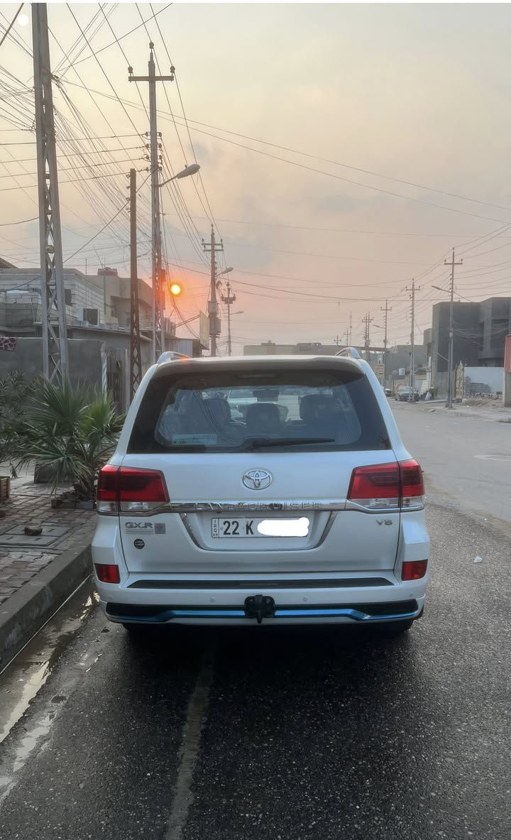 لاندكروز مديل 2018 وايت ادشن GXR محرك 8 سلندر بالكارتون مكفوله  خمس كامرات وثلاث شاشات رقم اربيل سياره جديده بمعنى الكلمه  رقم الهاتف ***********  السعر 515  وبي مجال  للطيبين سياره وكاله ساز🔥
