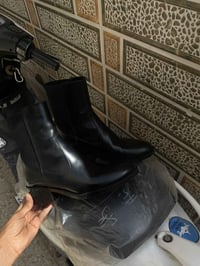 قطعه ZARA جلد اصلي قياس 41 مريحه وجميلة جدا 35 قفلها مستعجل ع بيعتها ر...