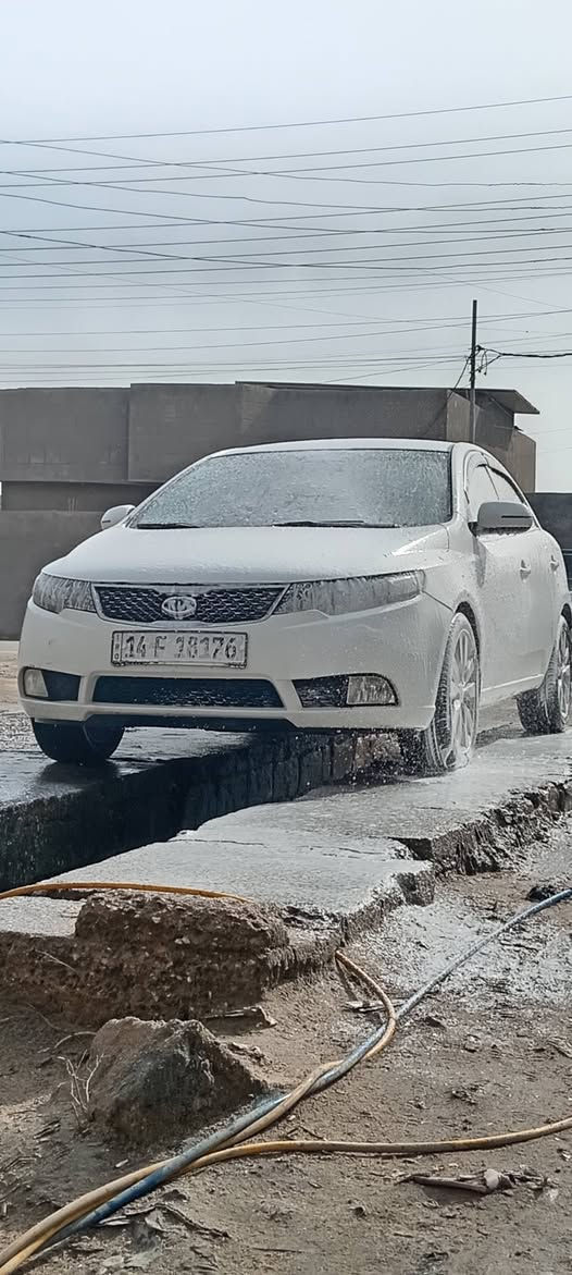 سيراتو ٢٠١٢ خليجي مكفوله بيها بس مكدر امامي يمنه مبدل بدون صبغ بأسمي تحويل بعد البيع مباشر سنويه ٢٠٢٨ 
الهاتف ***********
العنوان البصره. ابي الخصيب حمدان البصرة, العراق
