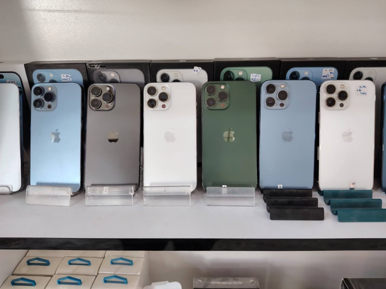 #يعلن_مكتب_ومنصة_الشروق 
عن وصول وجبة جديده من أجهزة الآيفون📱📱
#ايفون_17 برو ماكس فول الفول لون برتقالي 🔋
#ايفون_14 برو ماكس ذاكرة 256 بطاريه 93  🔋
#ايفون_13 برو ماكس ذاكرة 256 بطاريه 92 فمافوق جميع الأوان متوفرة ننموذج M امريكي🔋
#ايفون_12 برو ماكس🔋 
#ايفون_11📟🔋

#متوفر_رصيد_جمله_جمله_جمله_جمله_كميات 
يكون البيع #نقد_وقسط
👏👏استقطاع إلكتروني منصه فقط👏👏👏
👍🏻👍🏻عن طريق ماستر كارد او كي كارد الرافدين حصرا
مكتب ومنصة الشروق 
الشرقاط اسديرة وسطى الثانيه 
الفياض ***********
