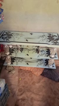 ميز • للبيع