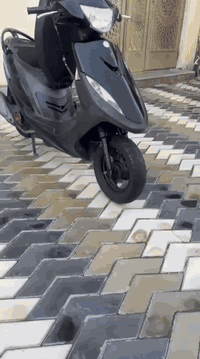 السلام عليكم عندي ماكس للبيع مال رمبه دراجه متروكه مكاني بغداد حي الجهاد رقم ***********
