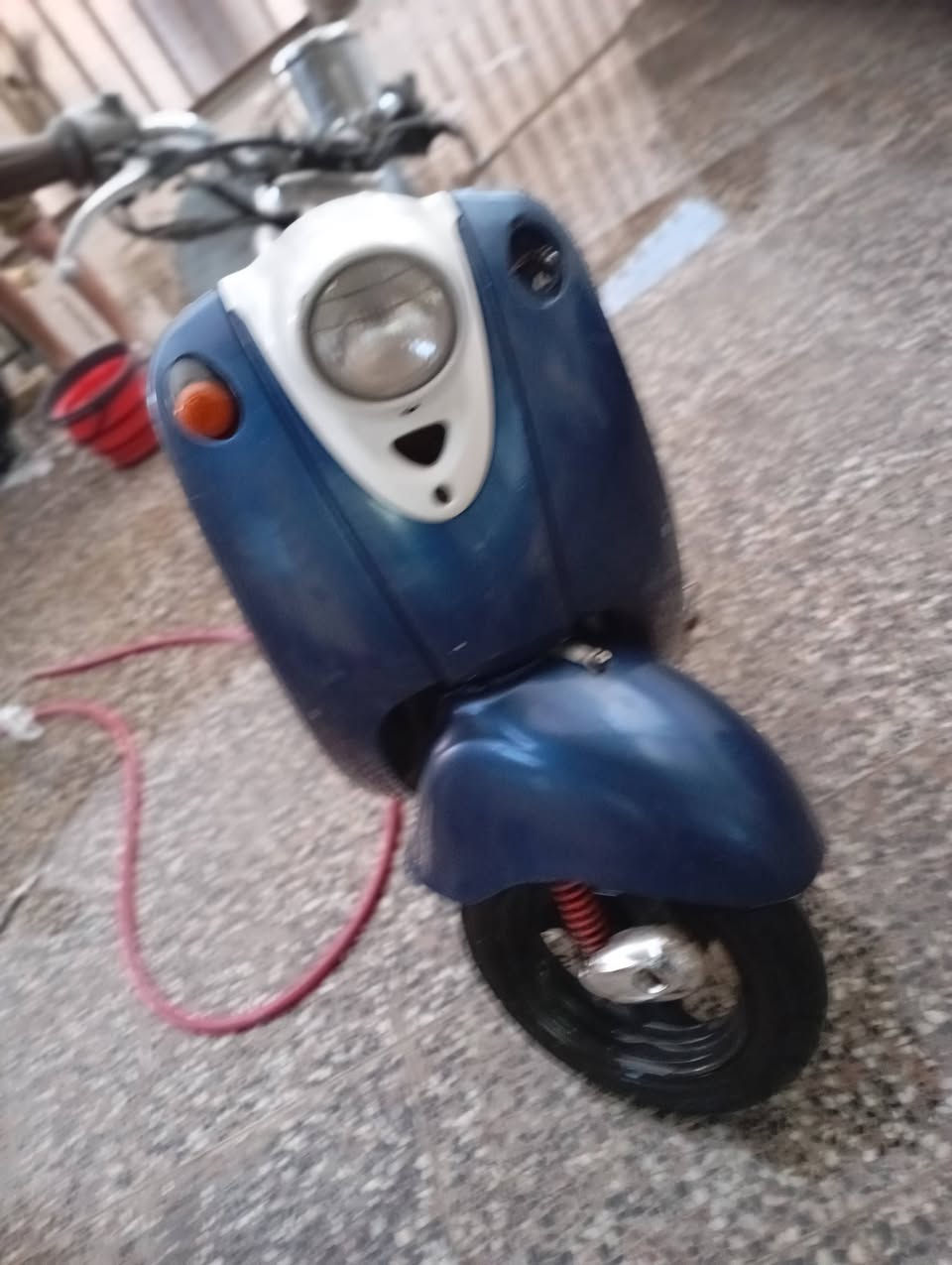 دراجة عبد الحليم دراجة نضيف كلش نقصهة بس كفرات سعر 150قفل +العدة دراجة مراوس خاصتن عصفورية المكان بغداد حي الاعلام رقم الهاتف ***********
