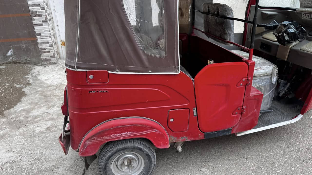 تكتك للبيع موديل ٢٠٢٢مكان ديالئ بعقوبه ***********
