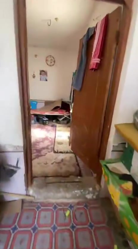 بيت للبيع بكربلاء الامن الداخلي 
مساحت البيت 100م
بناء بلوك الارضيه صب +طابق ونص
الارضي يتكون من غرفه وصاله ومطبخ وستقبال
الطابق الثاني غرفه وصاله
السياج الخارجي يحتاج ترميم مع الصحيات
السعر معروض 70بي مجال
عليه اسكان 4ونص
حسب الاتفاق وراي او وره المشتري
اذا وراي اسدد بنفس الوقت وداور
متواجد علفيس واتساب ***********
