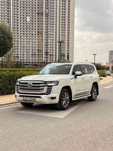 سلام عليكم للبيع او مراوس 
لاندكروز 2022 توين توربو GXR 

فول مواصفات تطبيق 3 شاشات 

كشنات تدفئة وتبريد سايد بريك دكمة 

صندوك كهرباك شاشه چبيره شاحن وايرلس 

وباقي المواصفات معروفة 

السياره مكفوله كفاله عامه 

علمآ السياره علا ايد وحدة من الشركة 

ماشيه 50 الف حقيقي مكفوله كفاله عامة 

مغلفة ppf ابو ال 18 ورقة وكاله 

العنوان واسط الزبيديه  

السعر 670 وبيها مجال بسيط 

للاستفسار ***********
