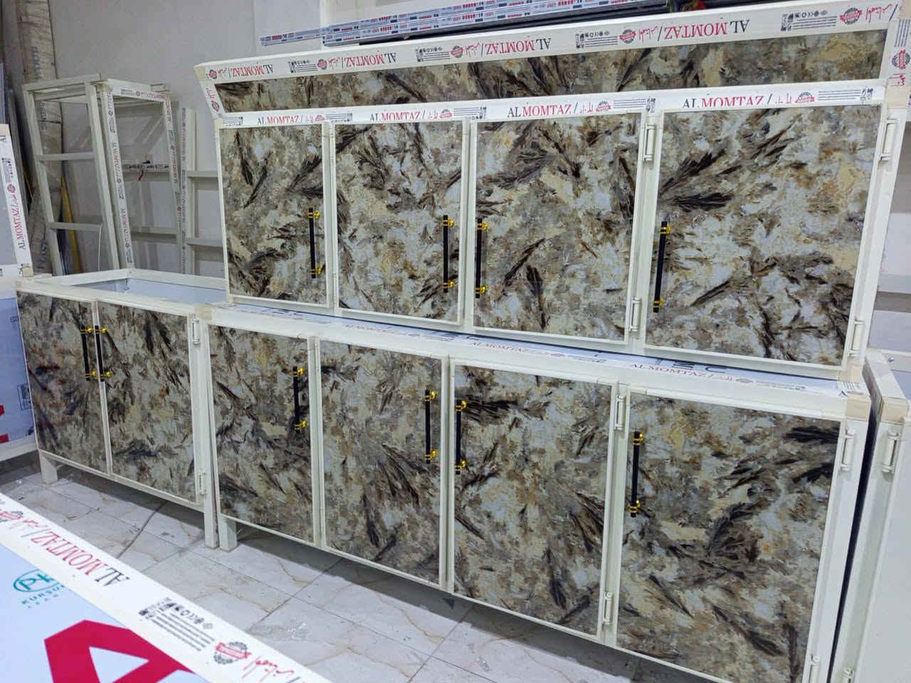 سلام عليكم ورحمة الله وبركاته كاونتر ومترين ونص سعر  خاص رقم الهاتف *********** مكاني ناصريه حي فداء شارع ابو لبنان بنهايه
